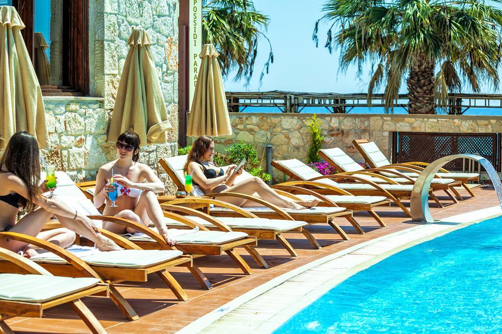 Xenios Possidi Paradise Hotel מראה חיצוני תמונה