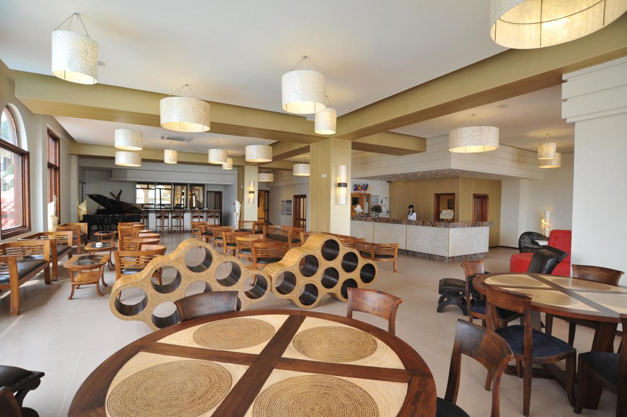Xenios Possidi Paradise Hotel מראה חיצוני תמונה